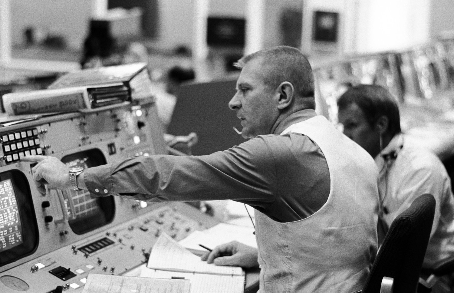 Eugene Kranz signed auto Flight Director Apollo 13 Program Space RARE LOOK! 