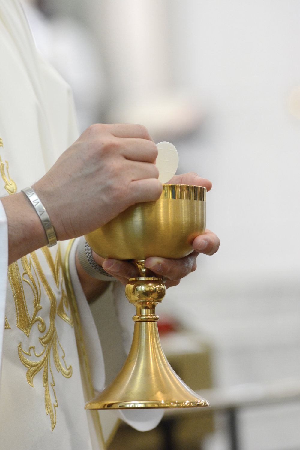 We know that God hears our prayers 
all the time, but when we have just 
received Him, He is especially close. 
Our thanksgiving after receiving 
Holy Communion is an important time for 
prayer that certainly could be enhanced.