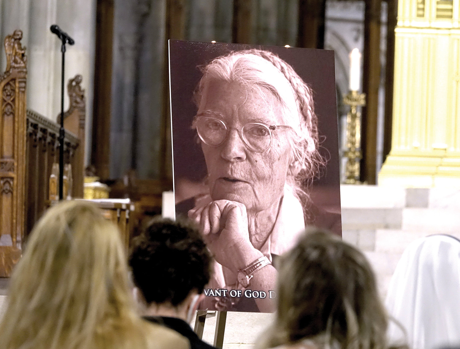 SAINTLY COUNTENANCE—A portrait photo of Dorothy Day occupies a prominent spot in the sanctuary at St. Patrick’s Cathedral Nov. 29, the first Sunday of Advent and the 40th anniversary of her death.